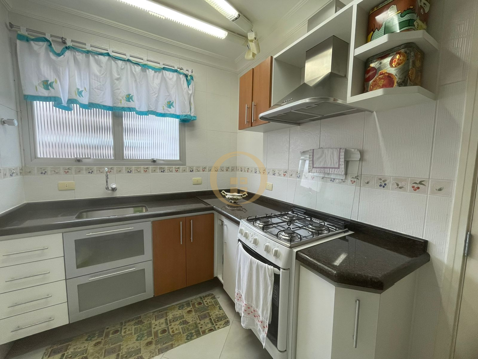 Apartamento na Praia das Pitangueiras, Guarujá - SP