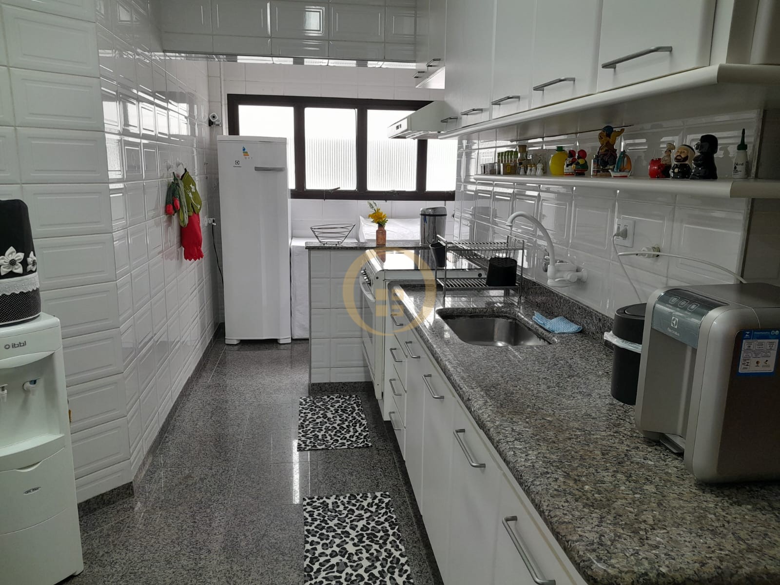 Apartamento na Praia da Enseada, Guarujá - SP