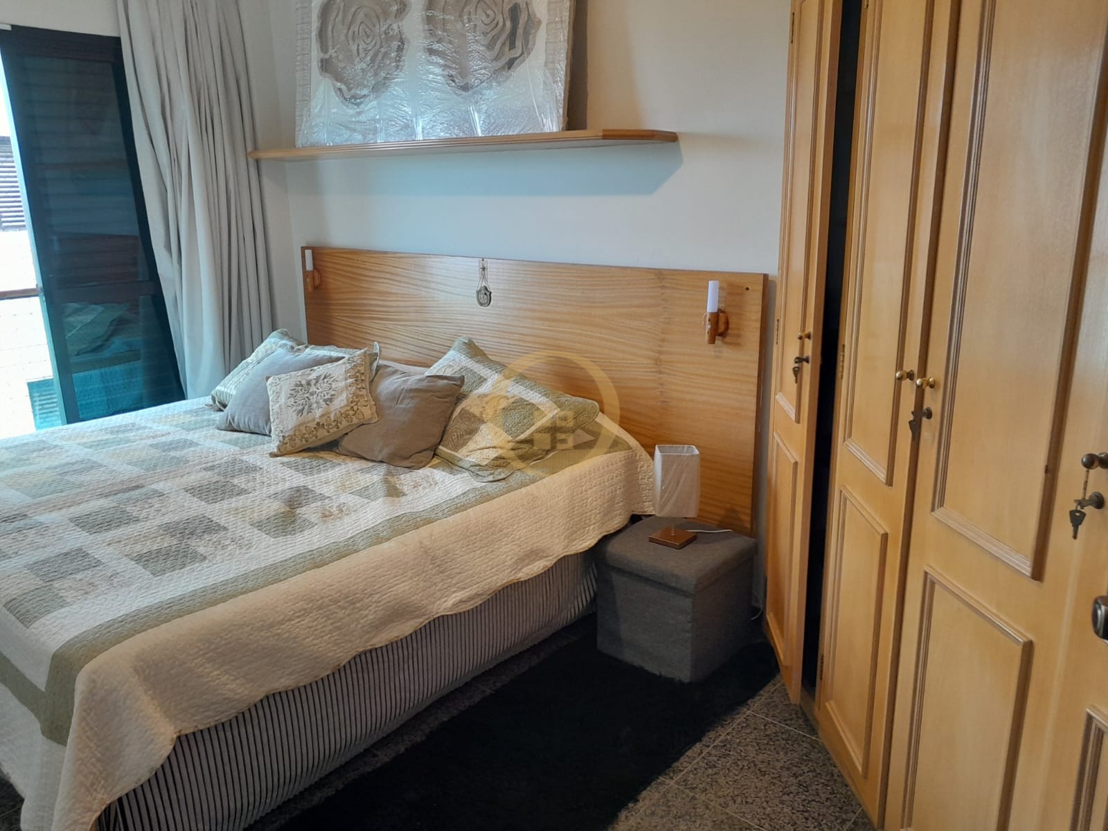 Apartamento na Praia da Enseada, Guarujá - SP