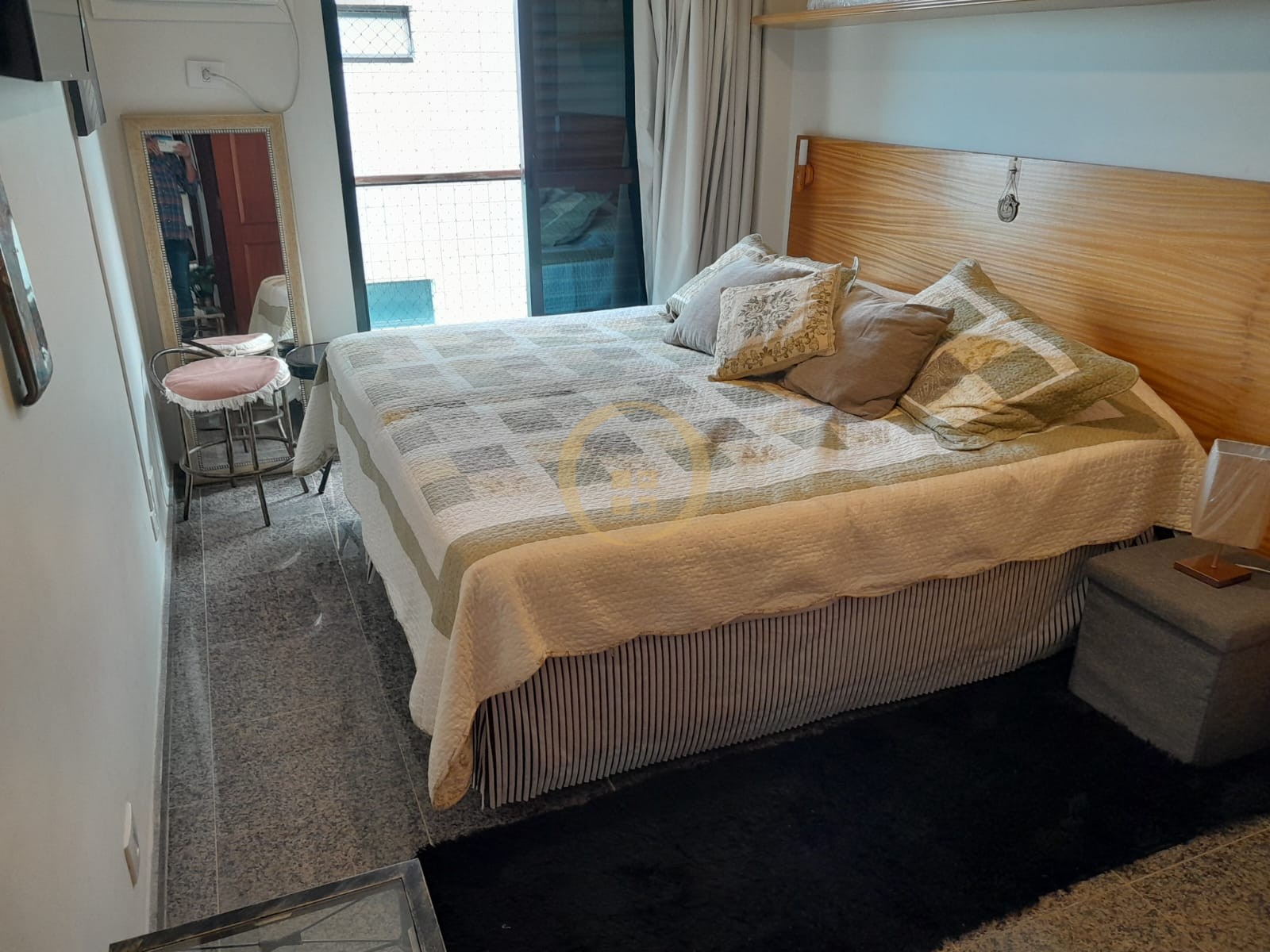 Apartamento na Praia da Enseada, Guarujá - SP