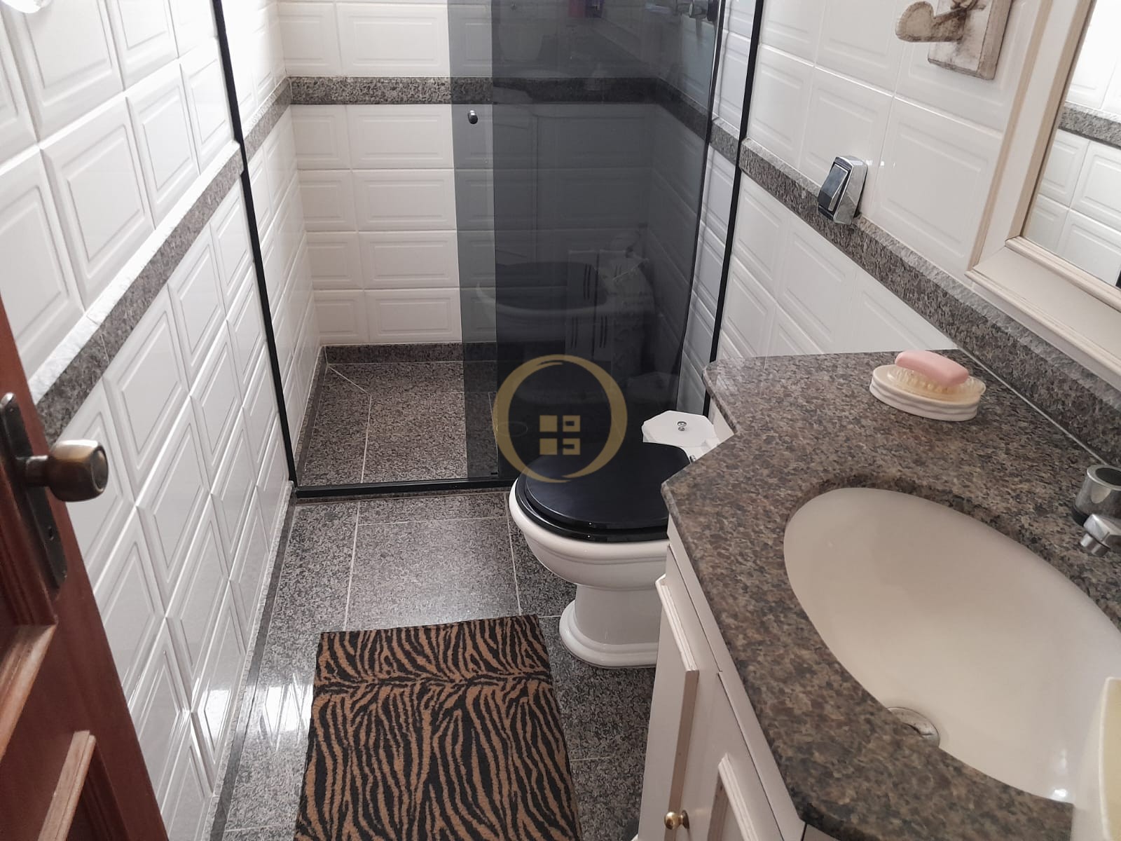 Apartamento na Praia da Enseada, Guarujá - SP