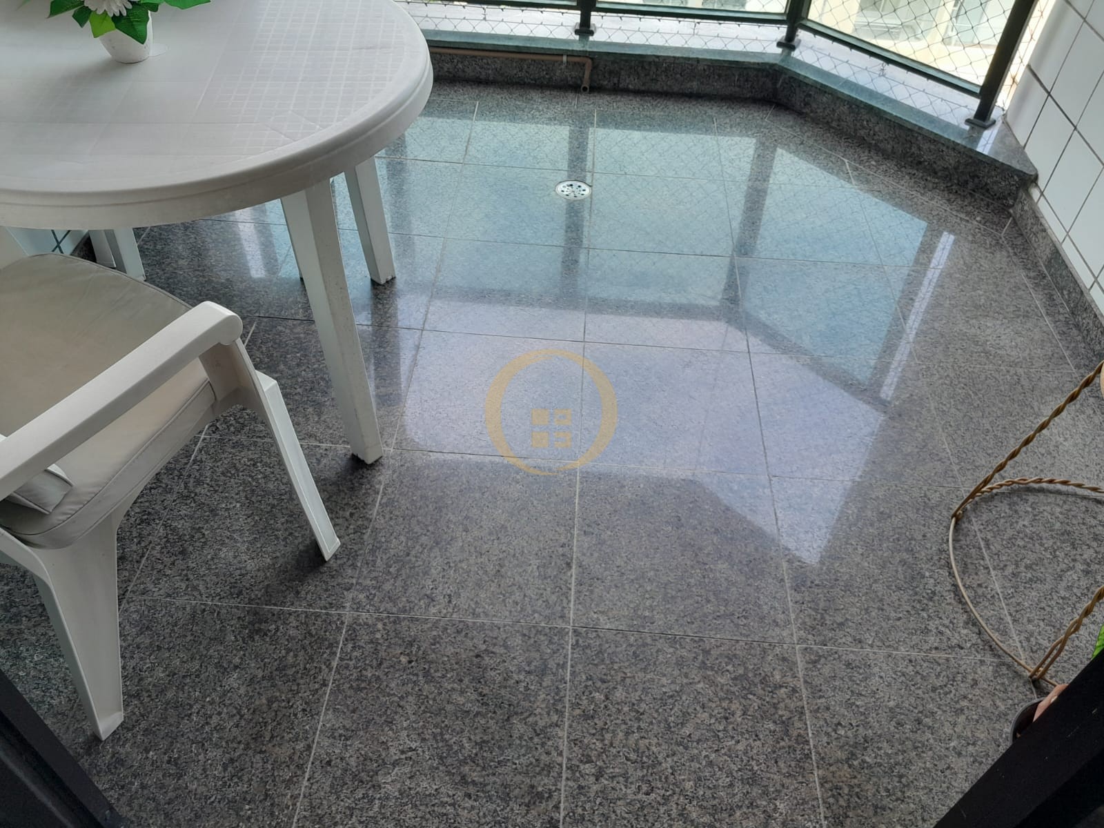 Apartamento na Praia da Enseada, Guarujá - SP