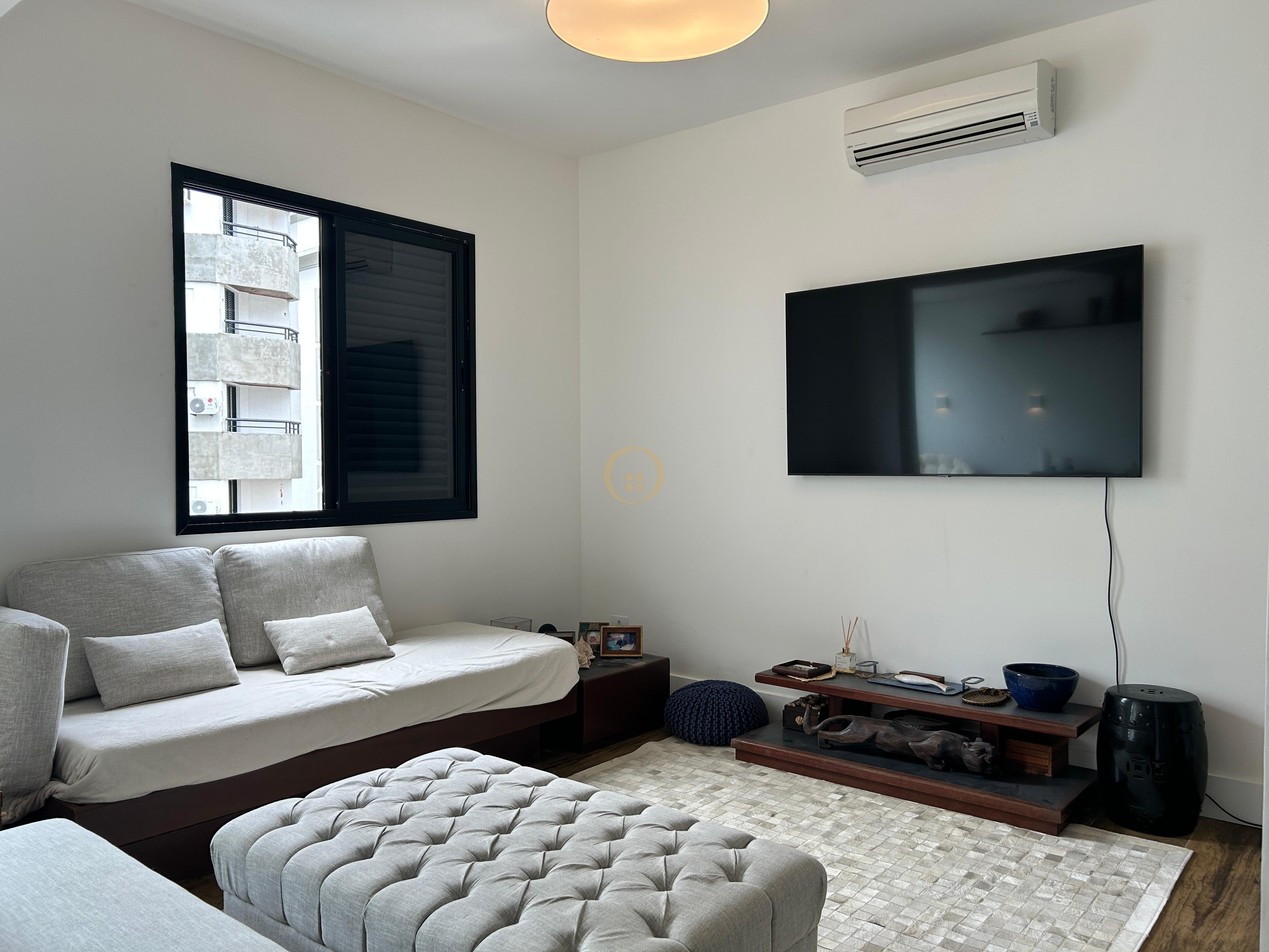 Apartamento na Praia das Pitangueiras, Guarujá - SP