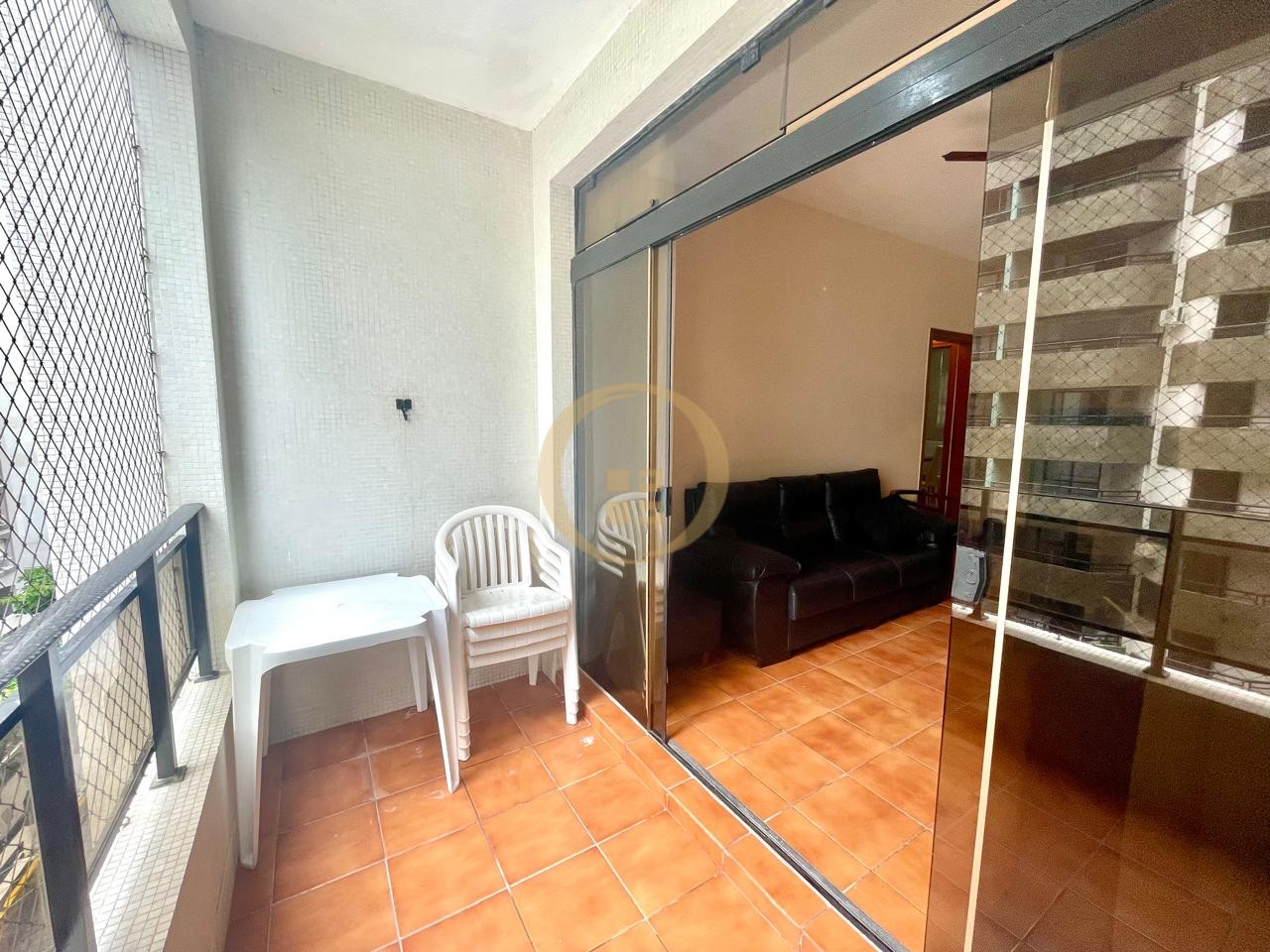 Apartamento na Praia das Pitangueiras, Guarujá - SP