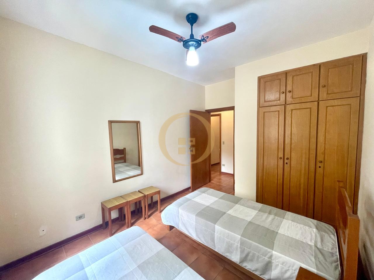 Apartamento na Praia das Pitangueiras, Guarujá - SP