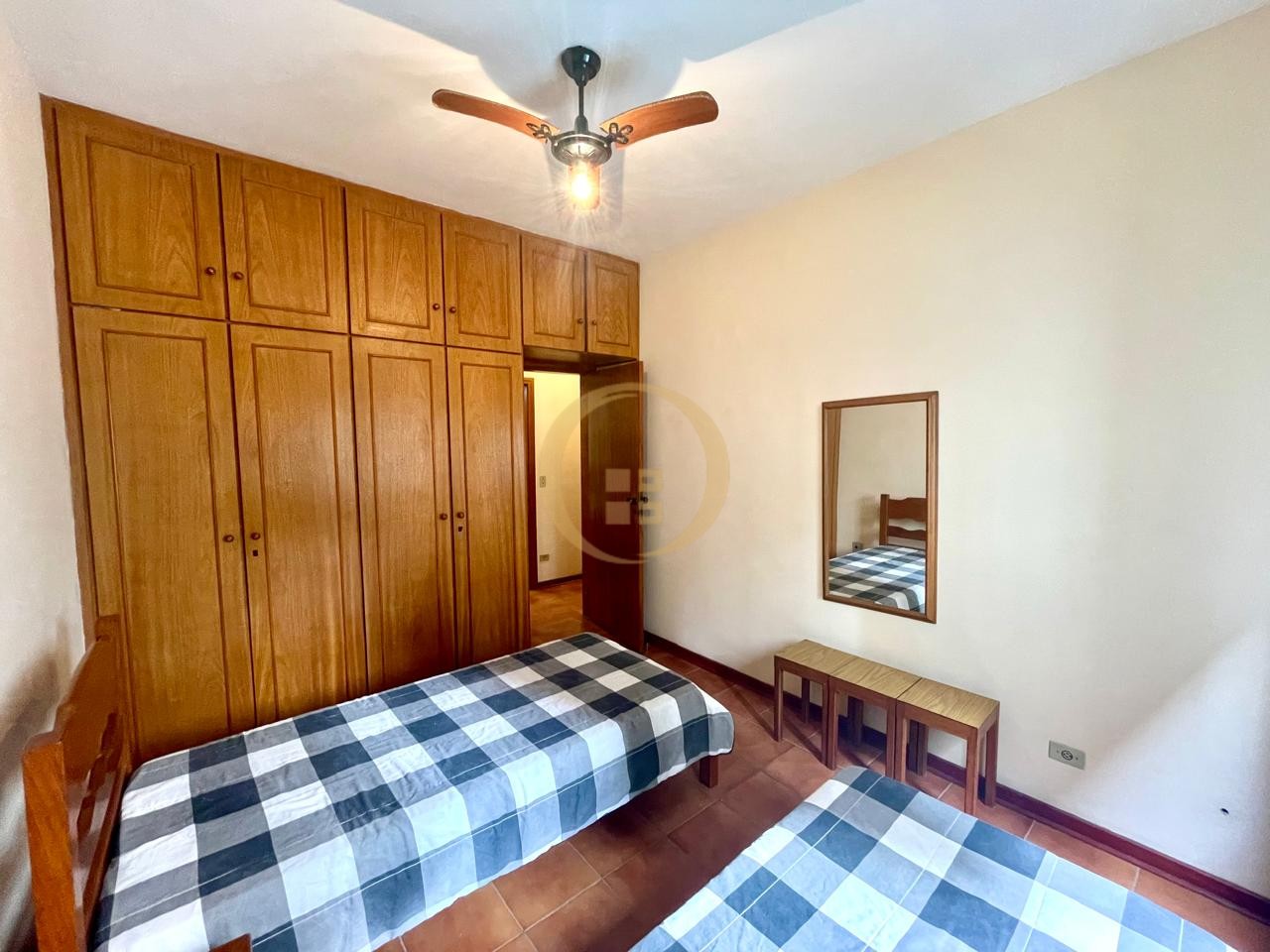 Apartamento na Praia das Pitangueiras, Guarujá - SP