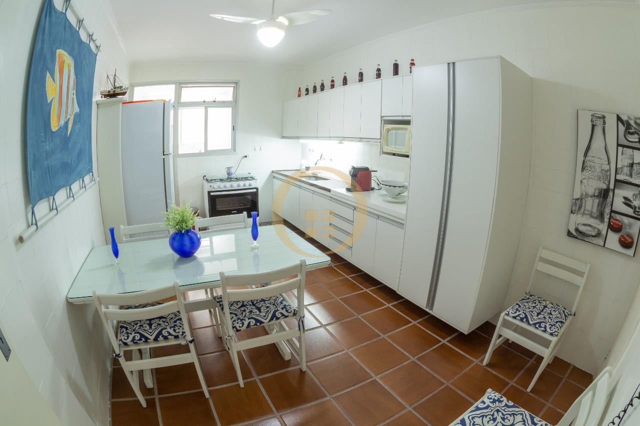 Apartamento na Praia da Enseada, Guarujá - SP