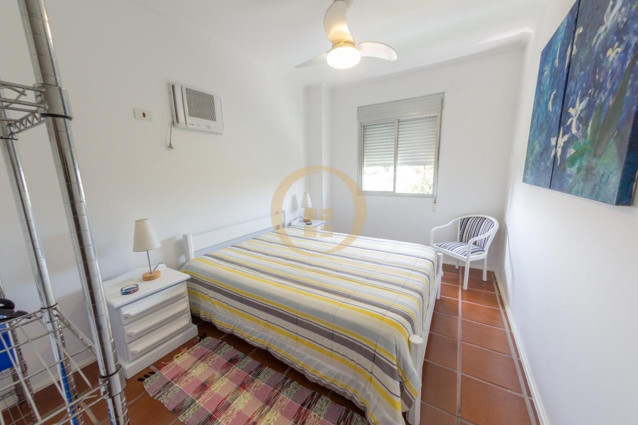 Apartamento na Praia da Enseada, Guarujá - SP