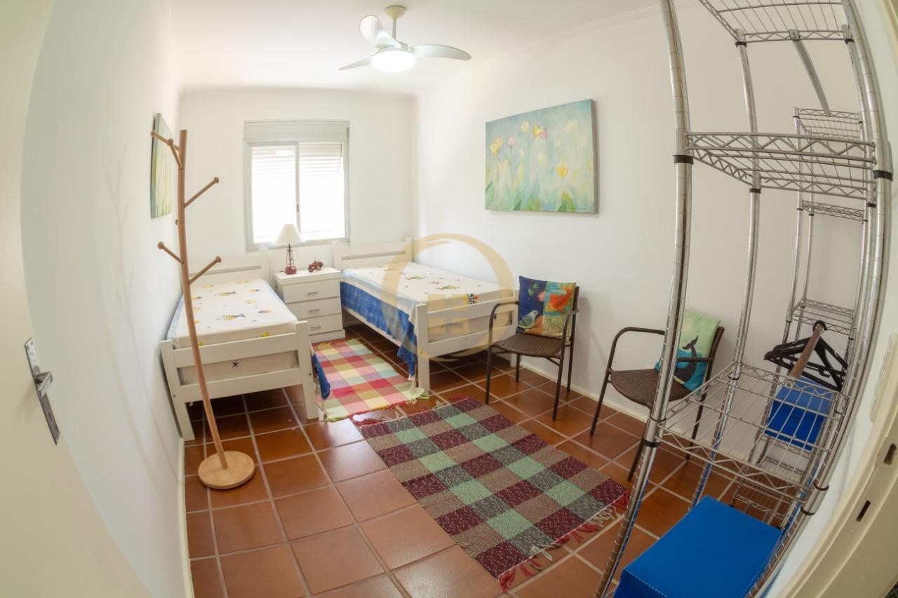 Apartamento na Praia da Enseada, Guarujá - SP