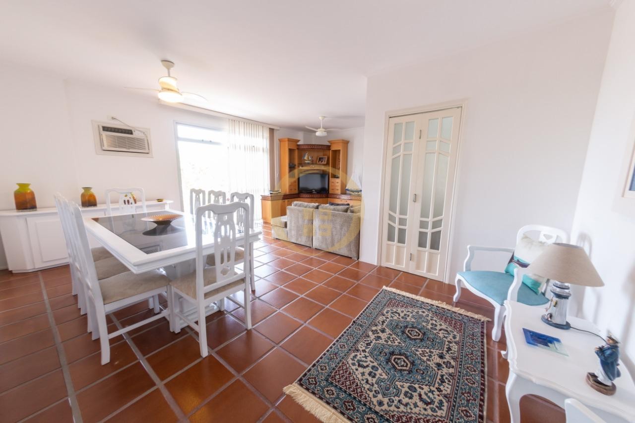 Apartamento na Praia da Enseada, Guarujá - SP