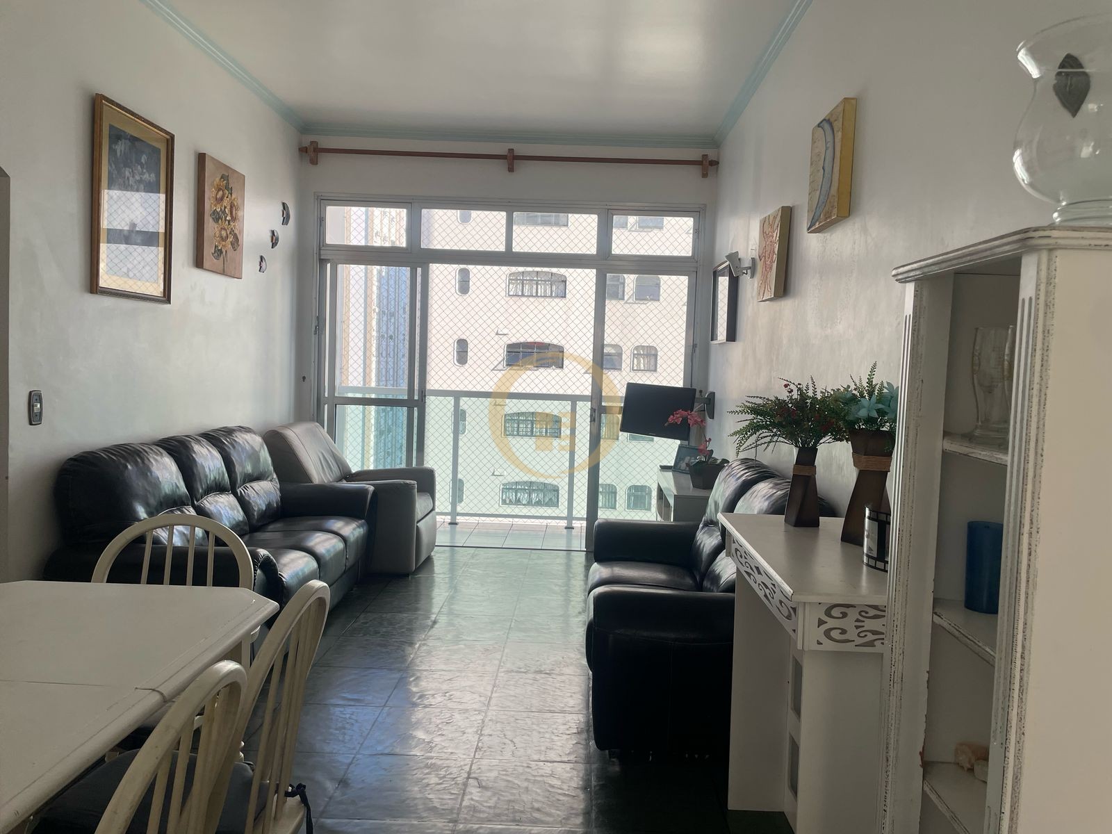 Apartamento na Praia das Pitangueiras, Guarujá - SP