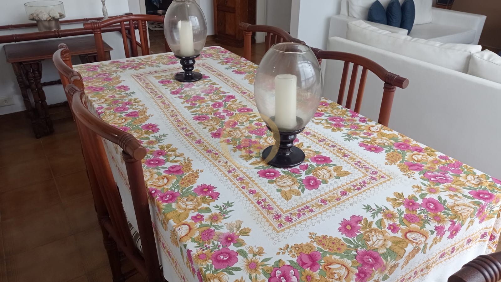 Apartamento à Venda e Locação em Pitangueiras !