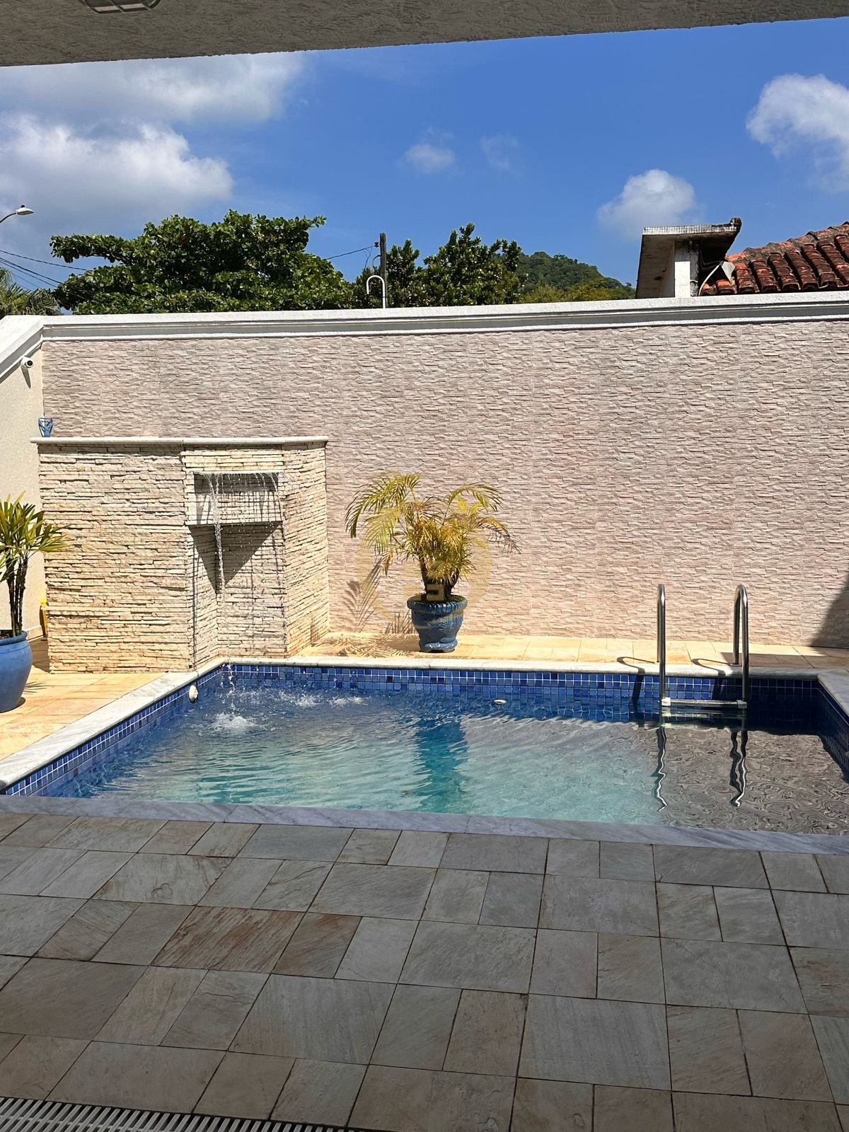 Casa à Venda Praia do Tombo - GUARUJÁ - SP