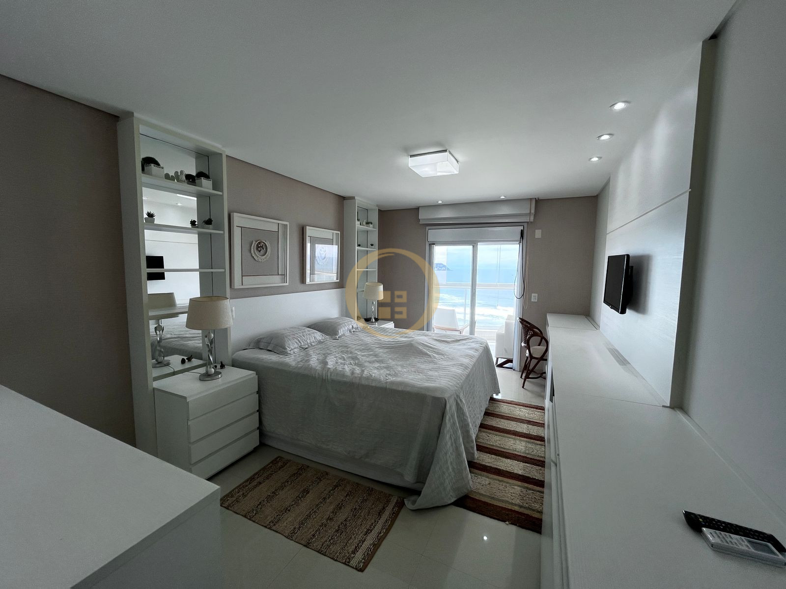 Apartamento Frente ao Mar, Praia da Enseada - GUARUJÁ - SP