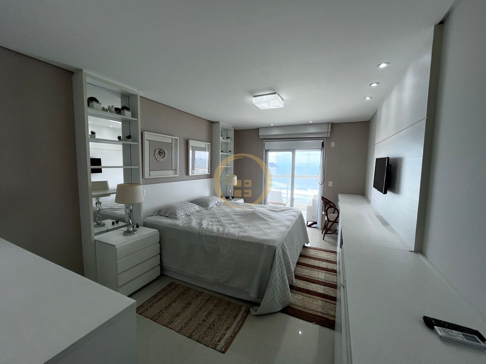 Apartamento Frente ao Mar, Praia da Enseada - GUARUJÁ - SP