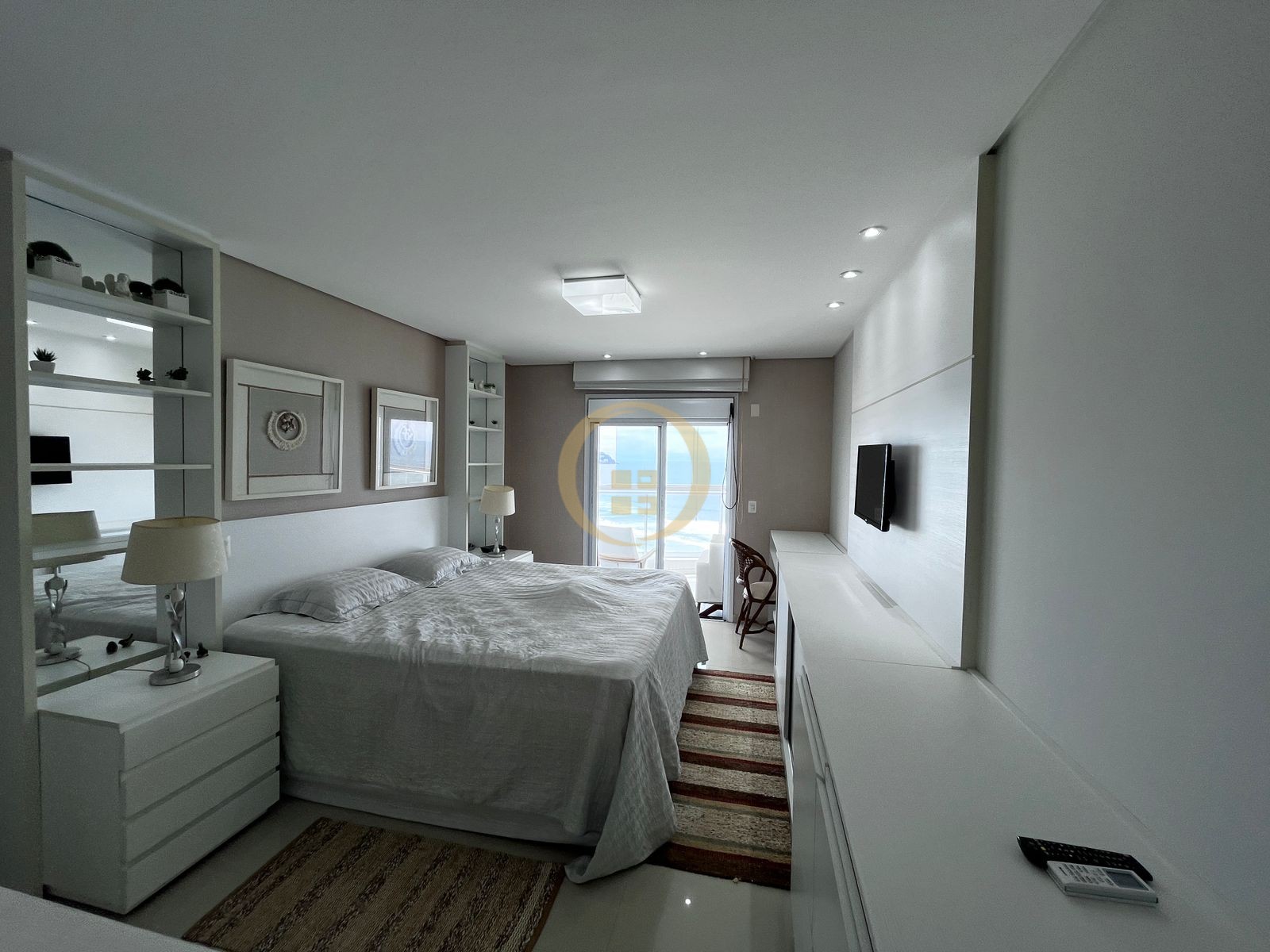 Apartamento Frente ao Mar, Praia da Enseada - GUARUJÁ - SP