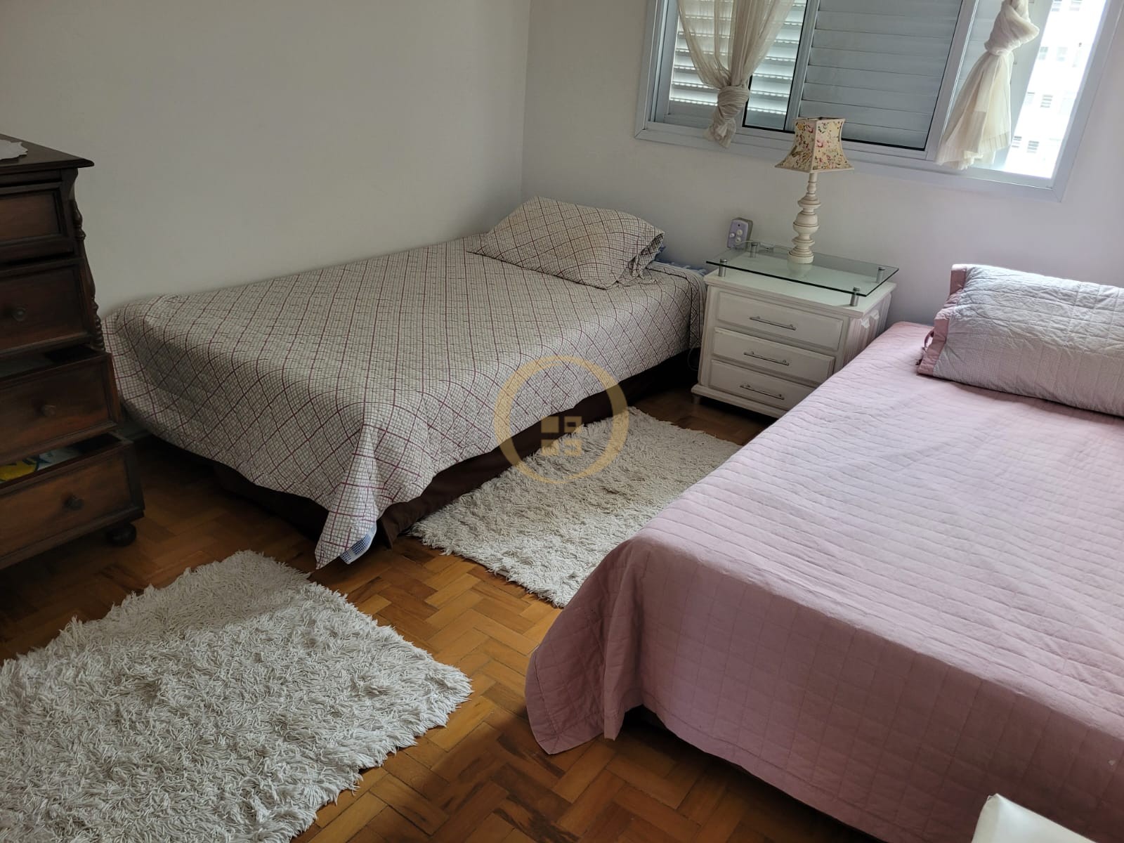 Apartamento na Praia das Pitangueiras, Guarujá - SP