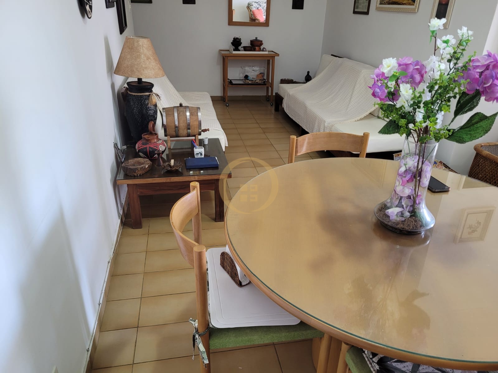 Apartamento na Praia das Pitangueiras, Guarujá - SP