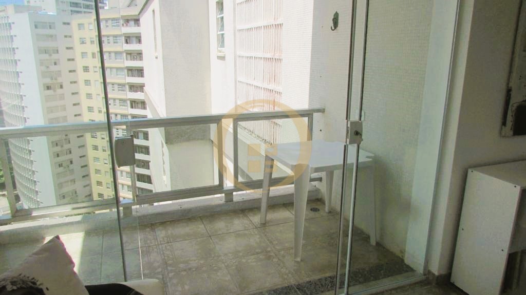Apartamento na Praia das Pitangueiras, Guarujá - SP