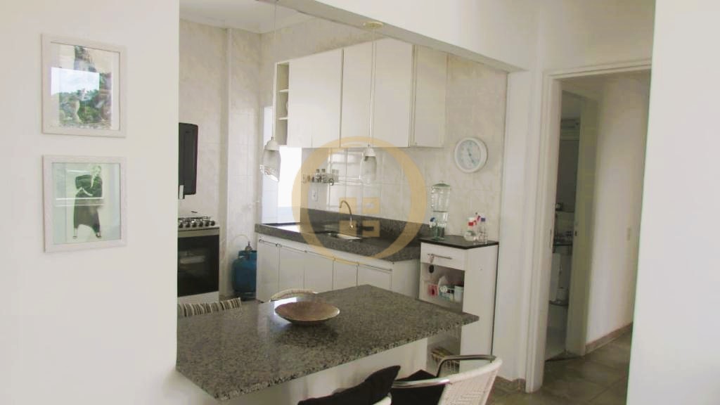 Apartamento na Praia das Pitangueiras, Guarujá - SP