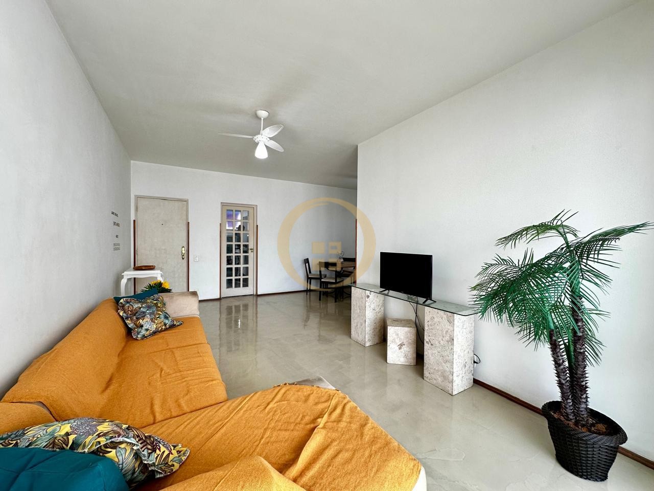 Apartamento na Praia das Pitangueiras, Guarujá - SP