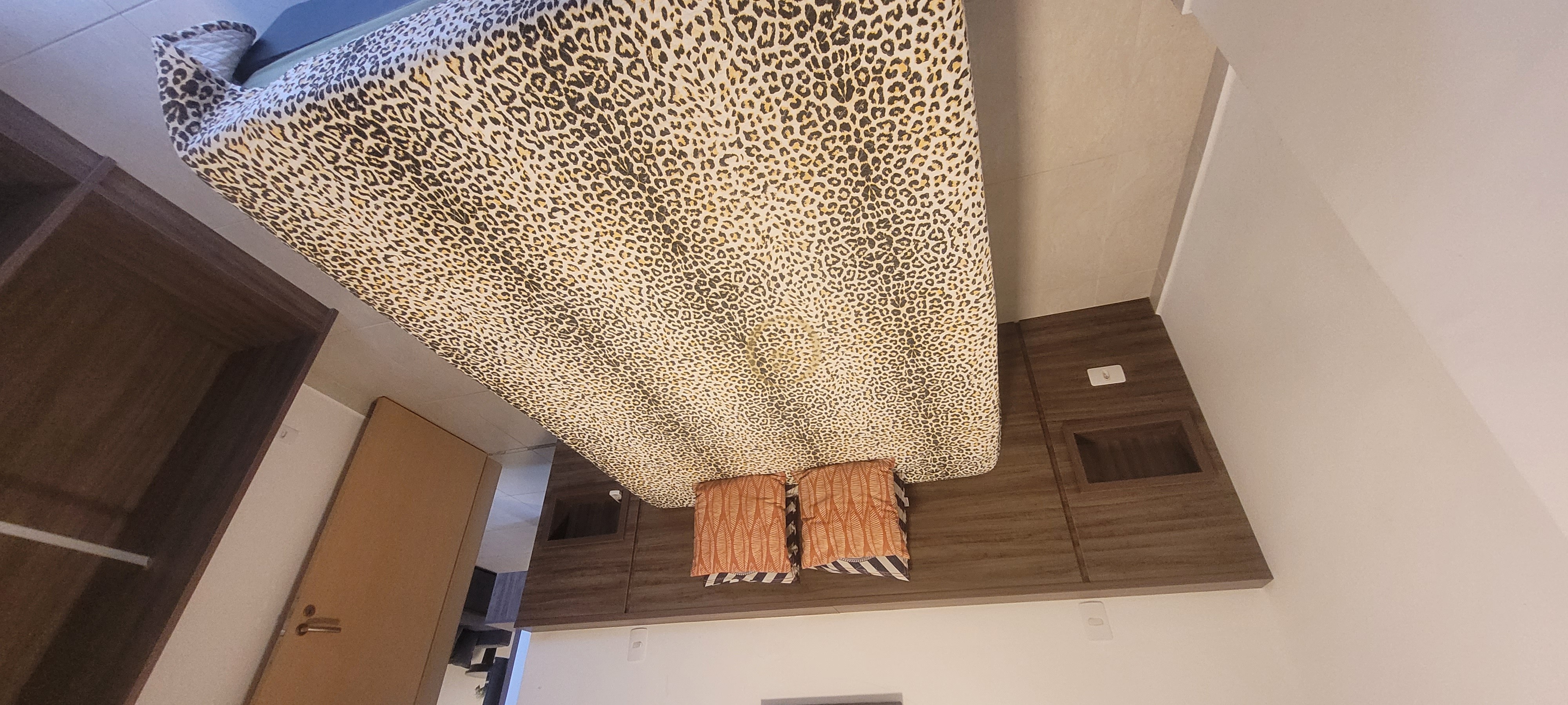 Apartamento na Praia da Enseada, Guarujá - SP