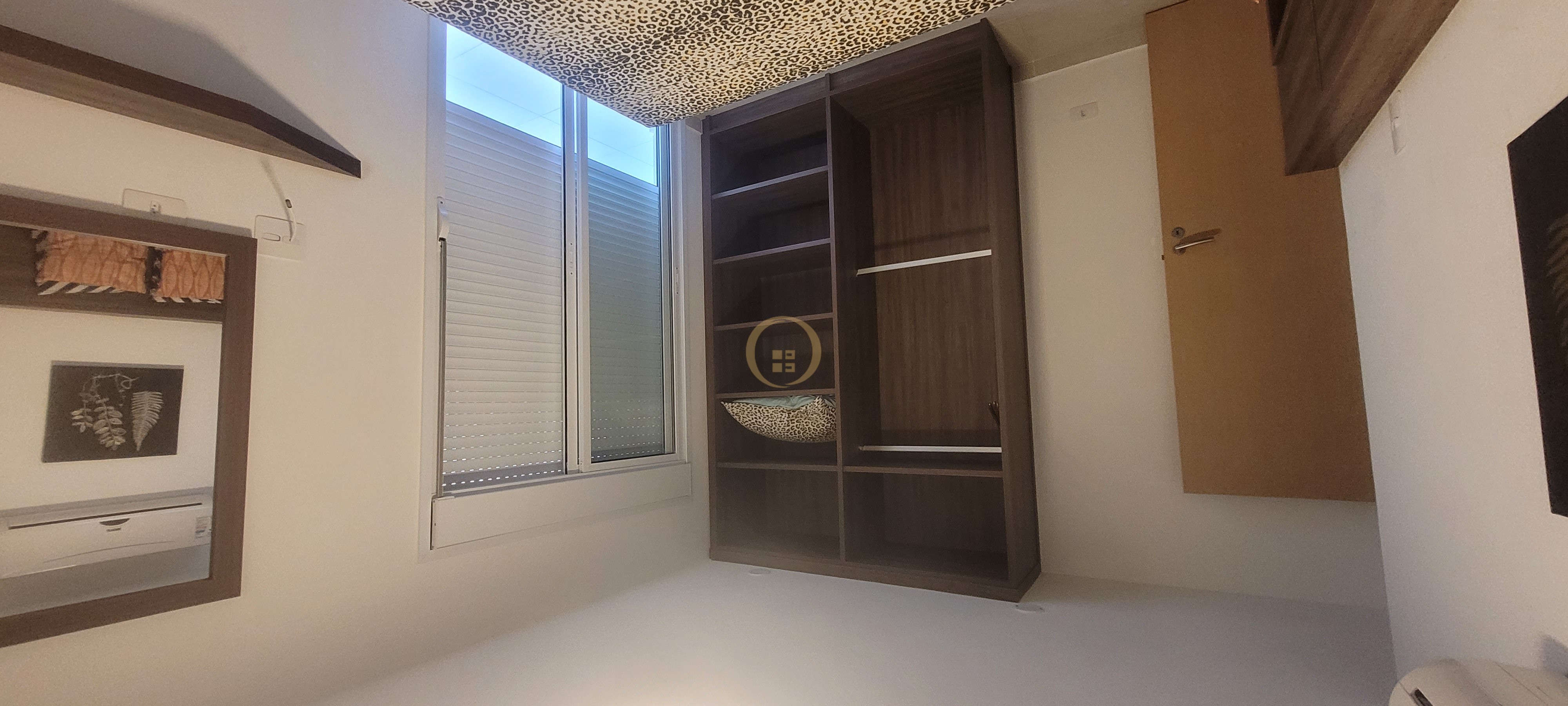 Apartamento na Praia da Enseada, Guarujá - SP