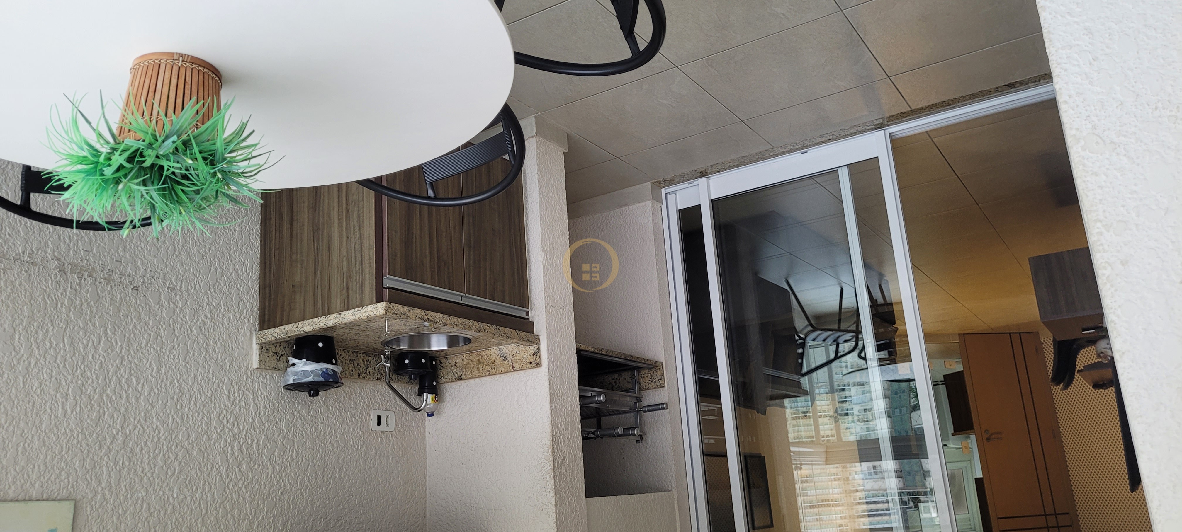 Apartamento na Praia da Enseada, Guarujá - SP
