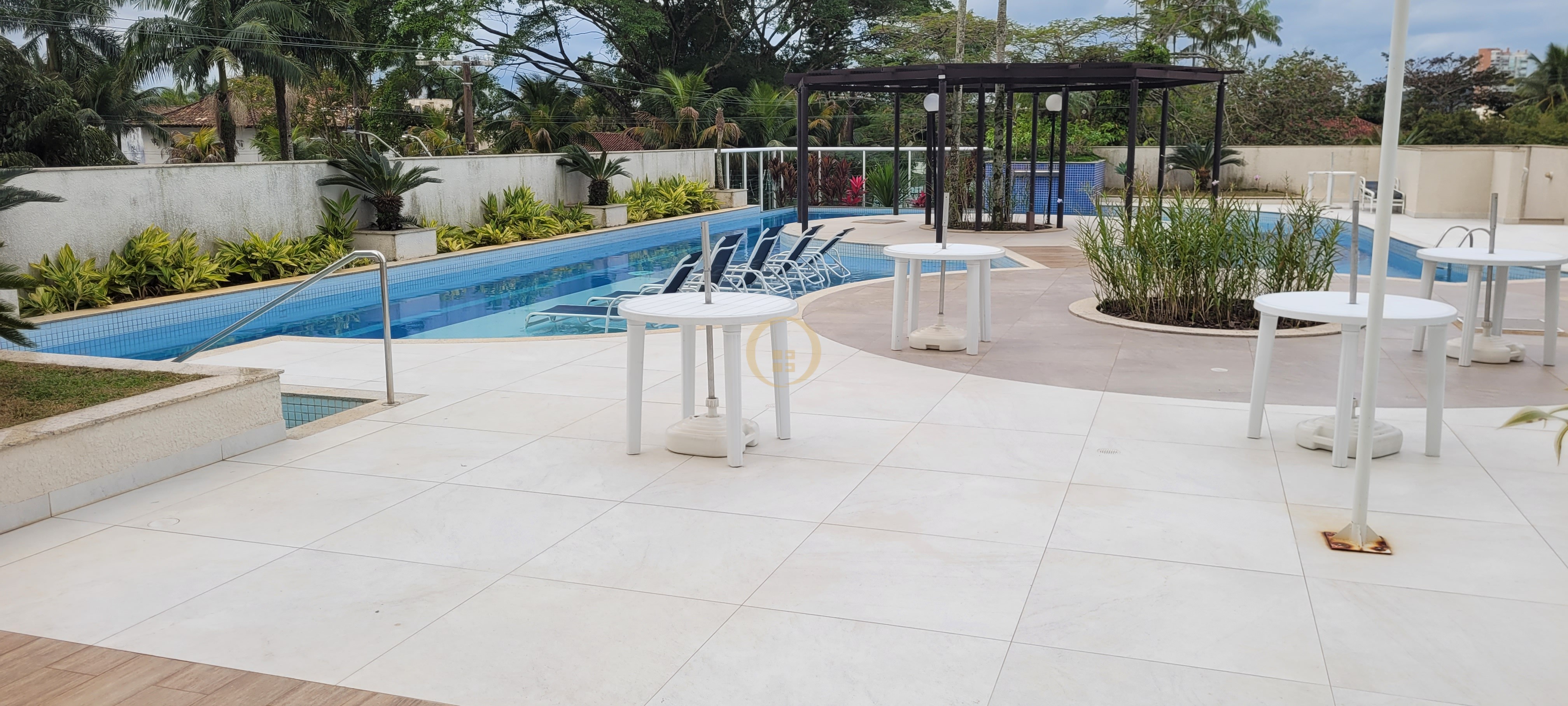 Apartamento na Praia da Enseada, Guarujá - SP