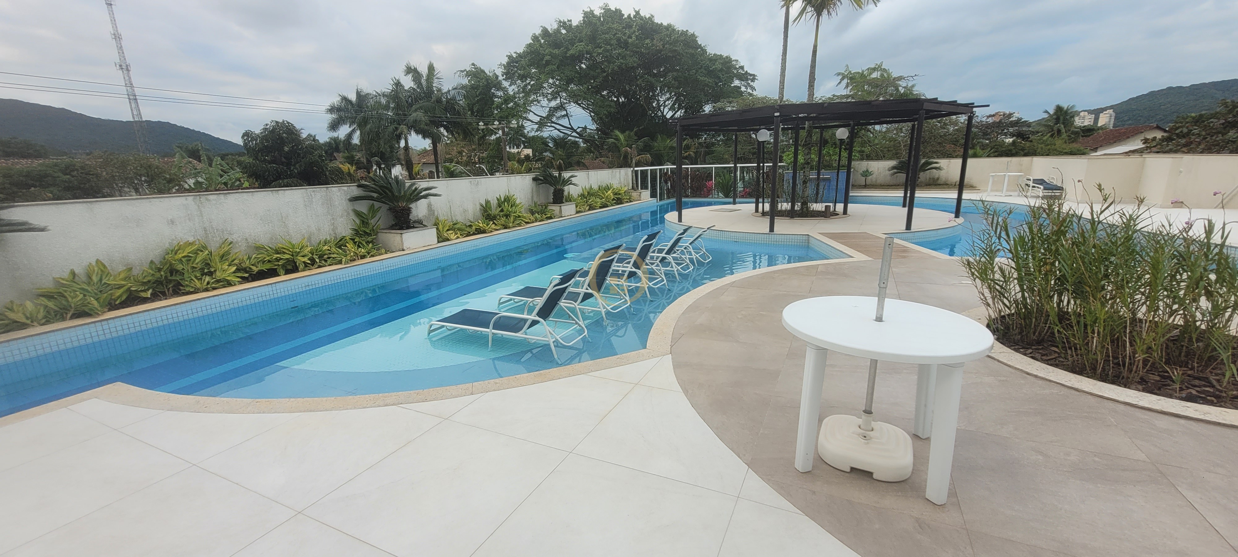Apartamento na Praia da Enseada, Guarujá - SP