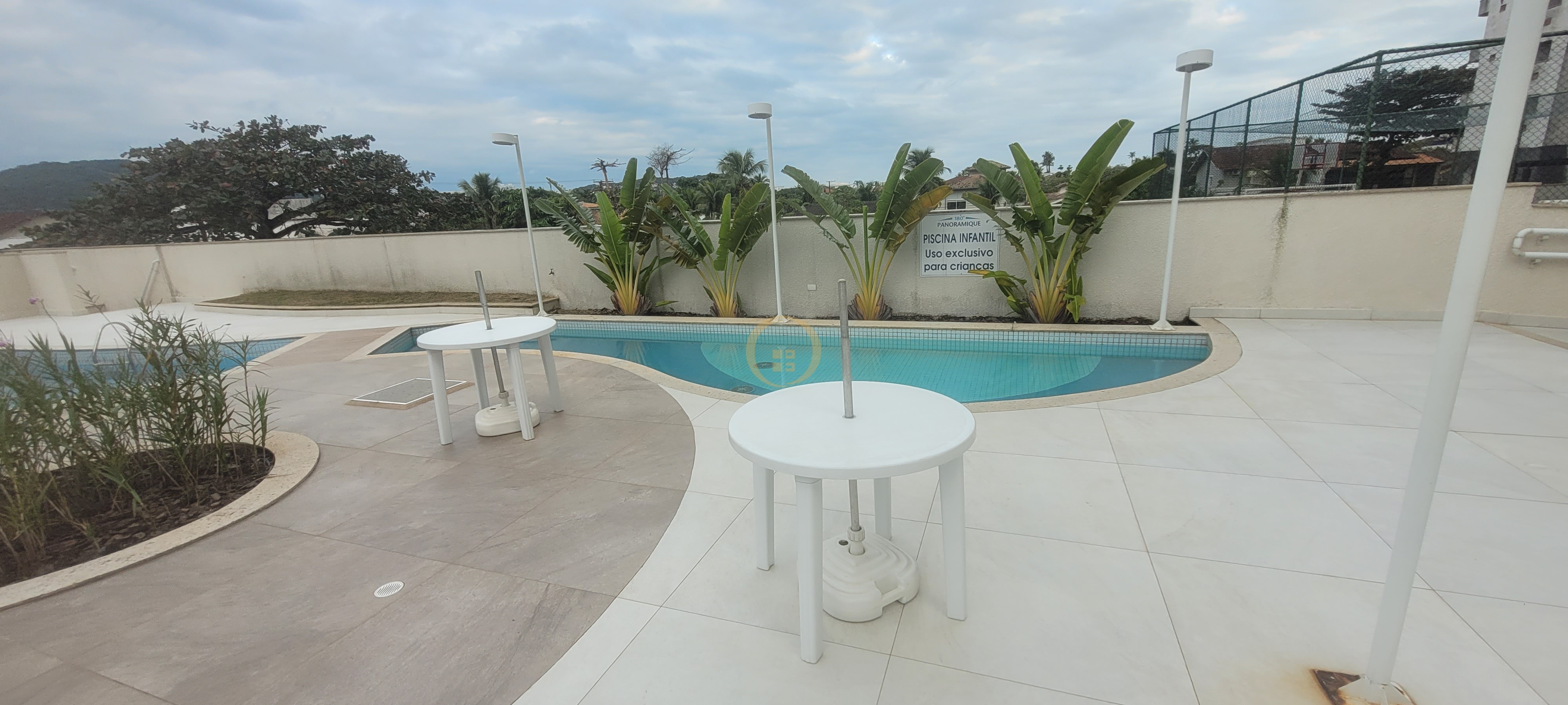 Apartamento na Praia da Enseada, Guarujá - SP