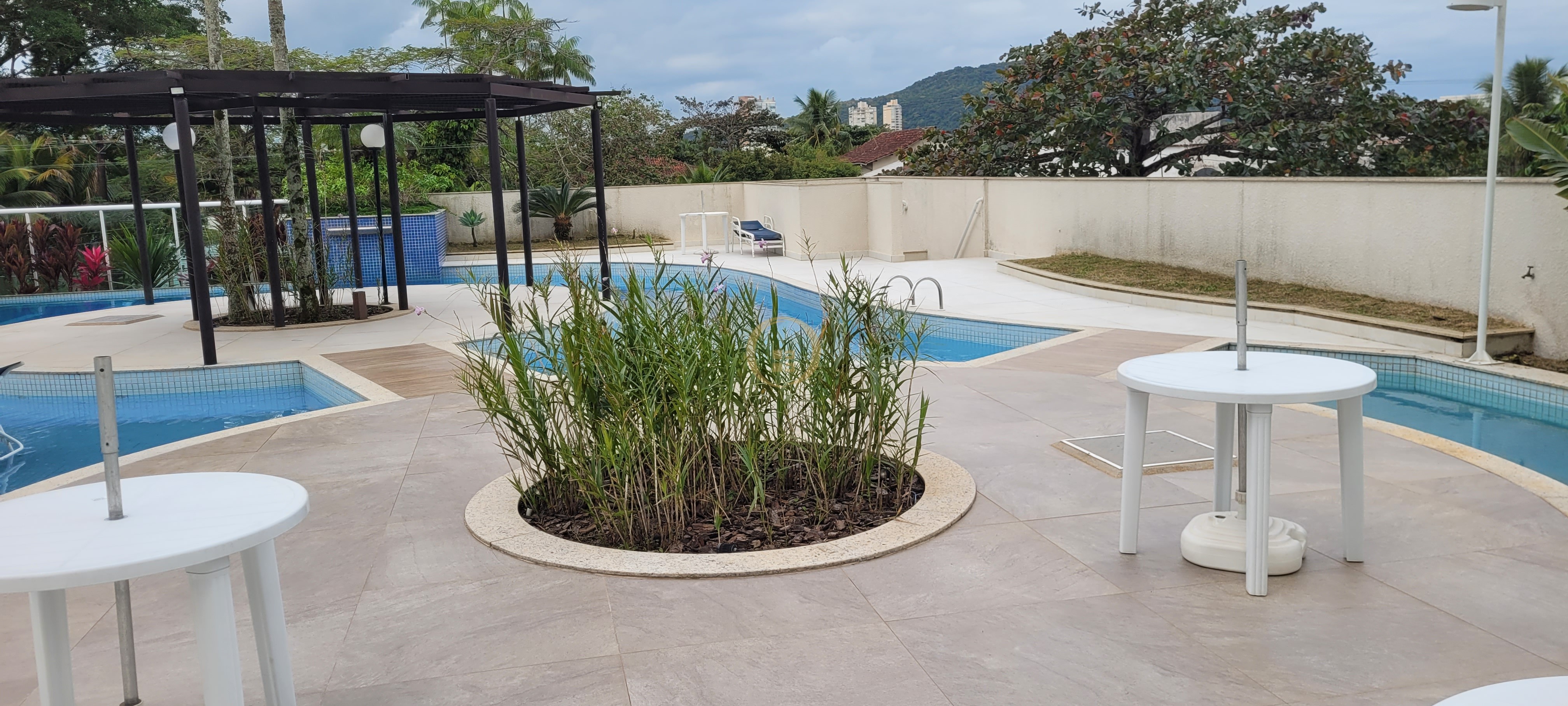 Apartamento na Praia da Enseada, Guarujá - SP