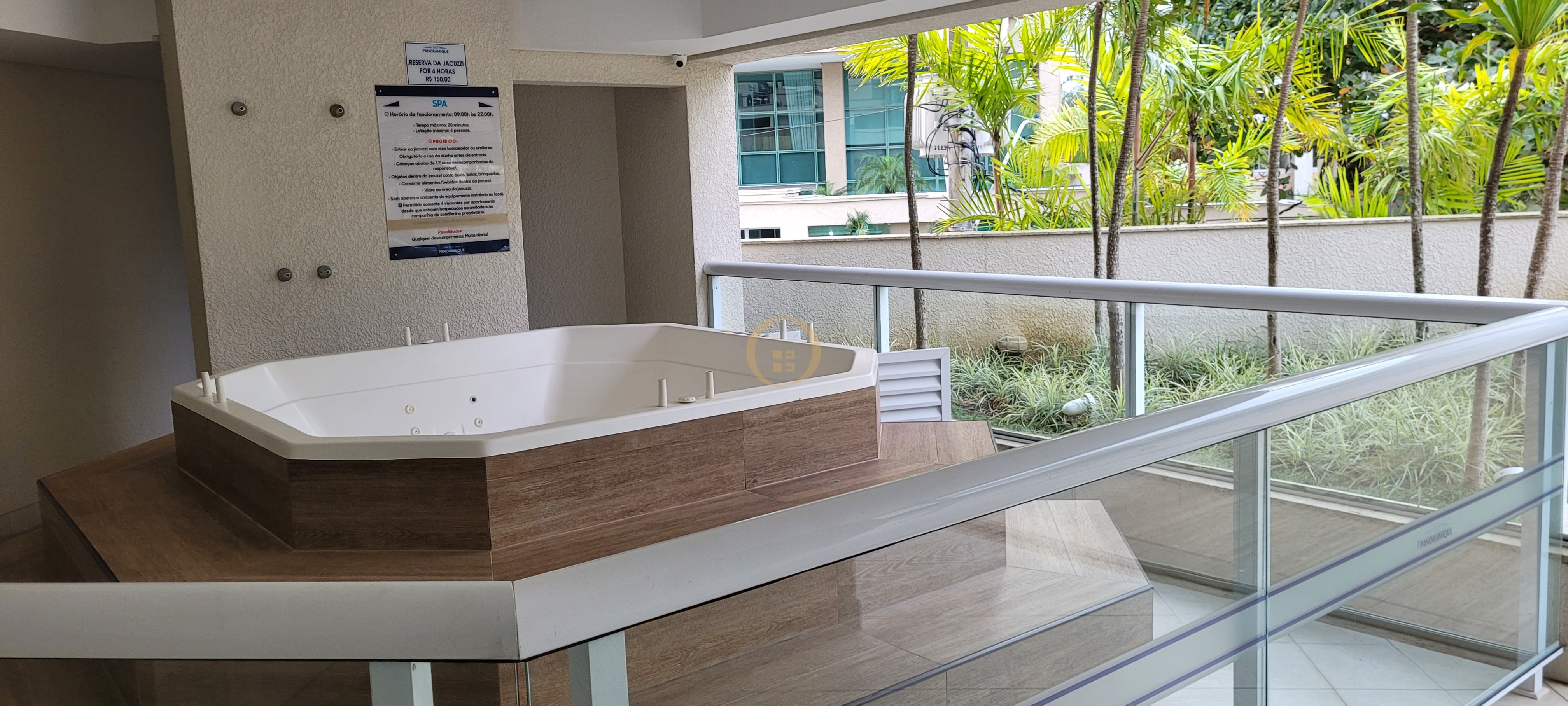 Apartamento na Praia da Enseada, Guarujá - SP