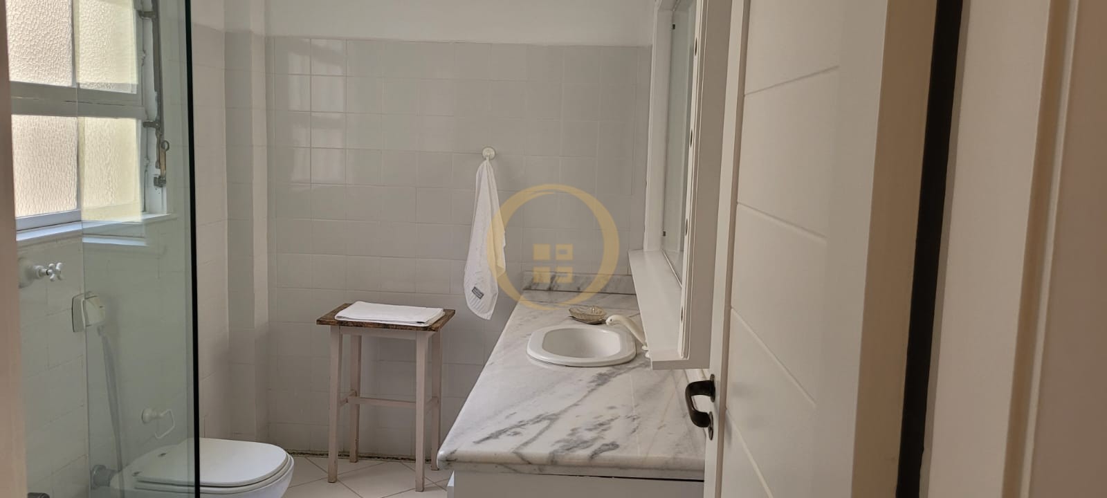 Apartamento Frente ao Mar nas Pitangueiras, Guarujá - SP