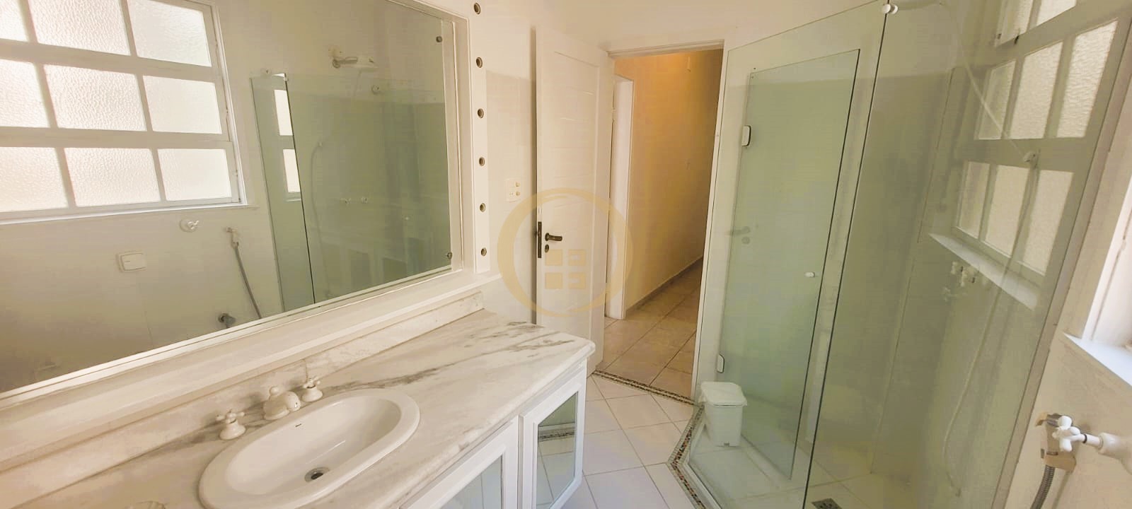 Apartamento Frente ao Mar nas Pitangueiras, Guarujá - SP
