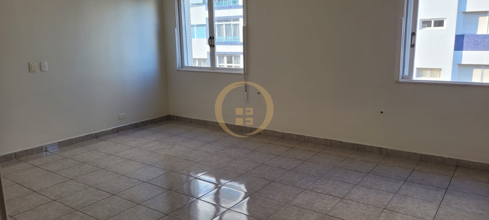 Apartamento Frente ao Mar nas Pitangueiras, Guarujá - SP