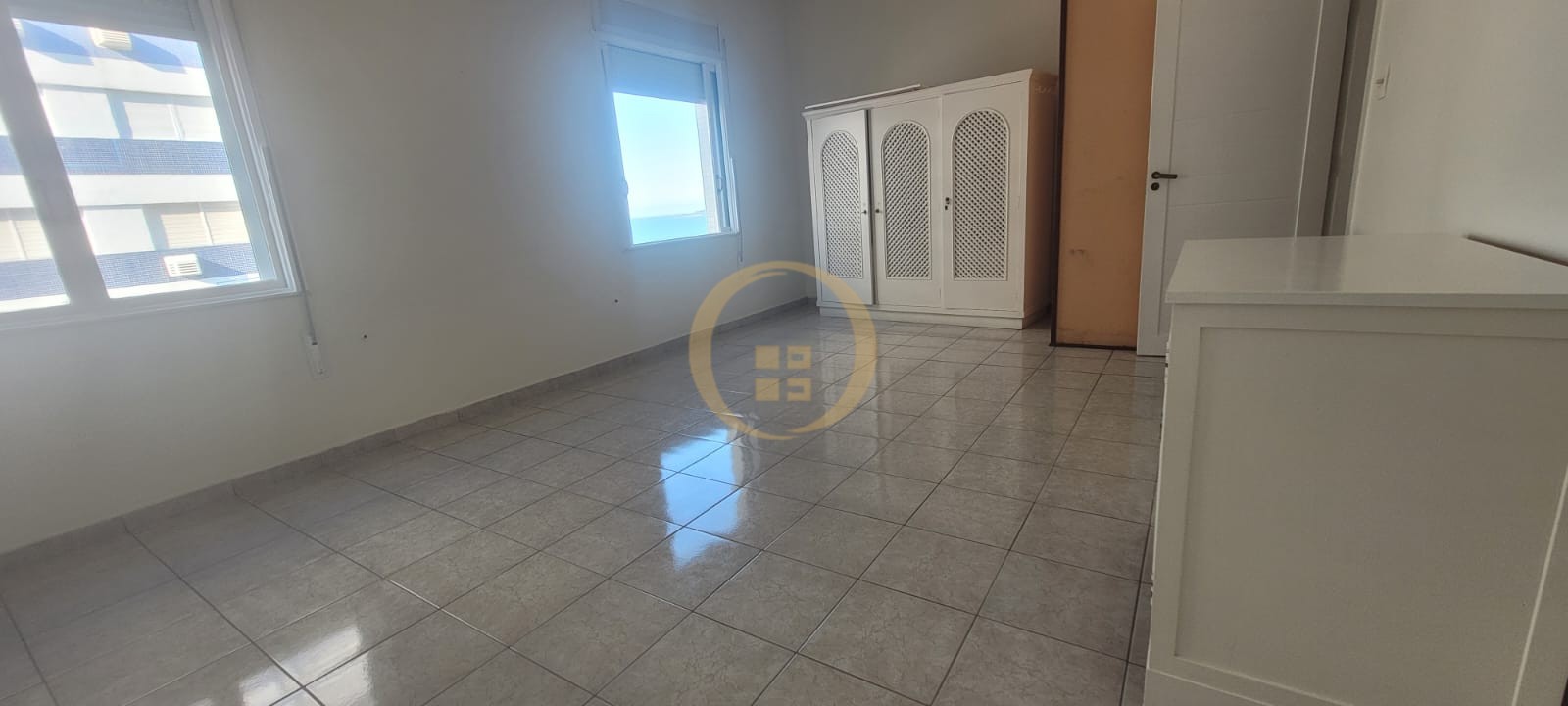Apartamento Frente ao Mar nas Pitangueiras, Guarujá - SP