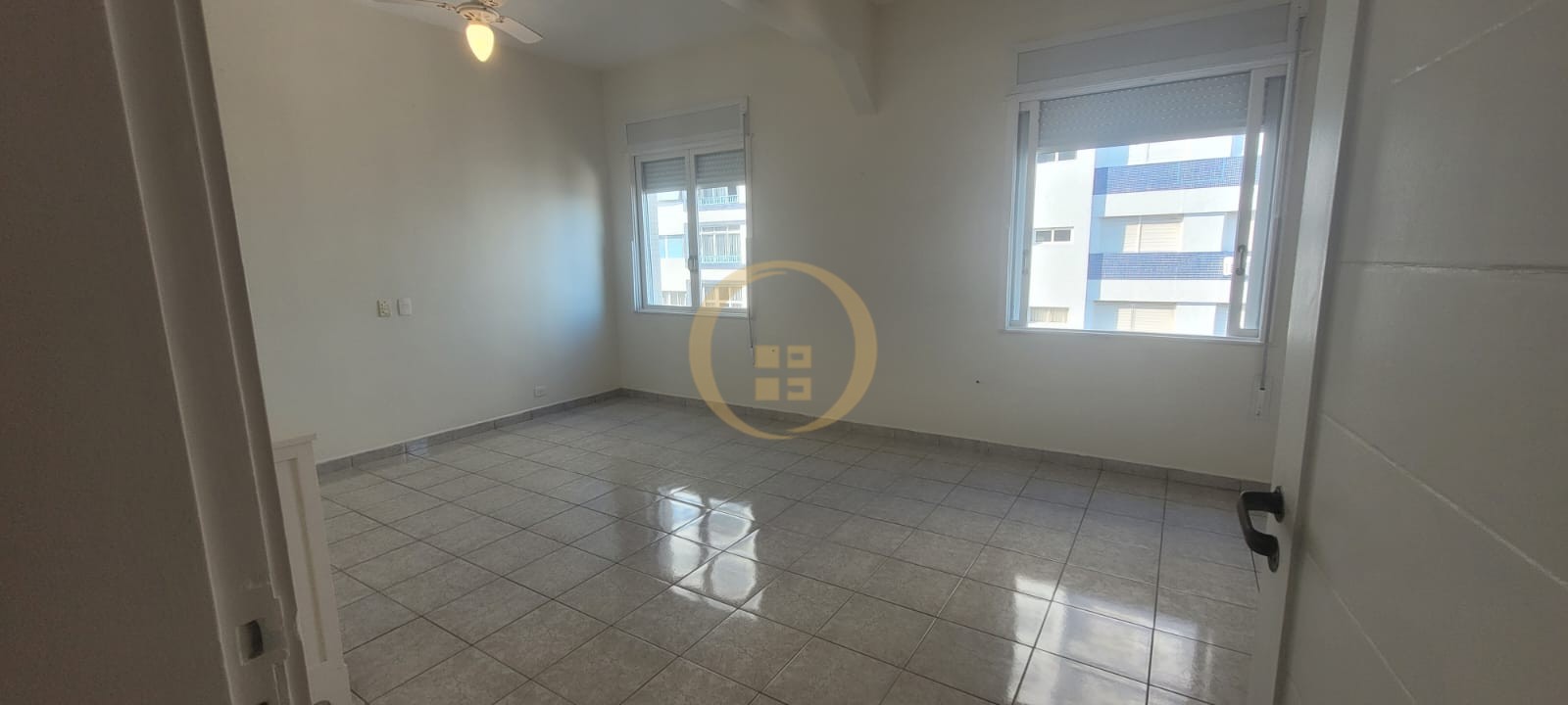 Apartamento Frente ao Mar nas Pitangueiras, Guarujá - SP