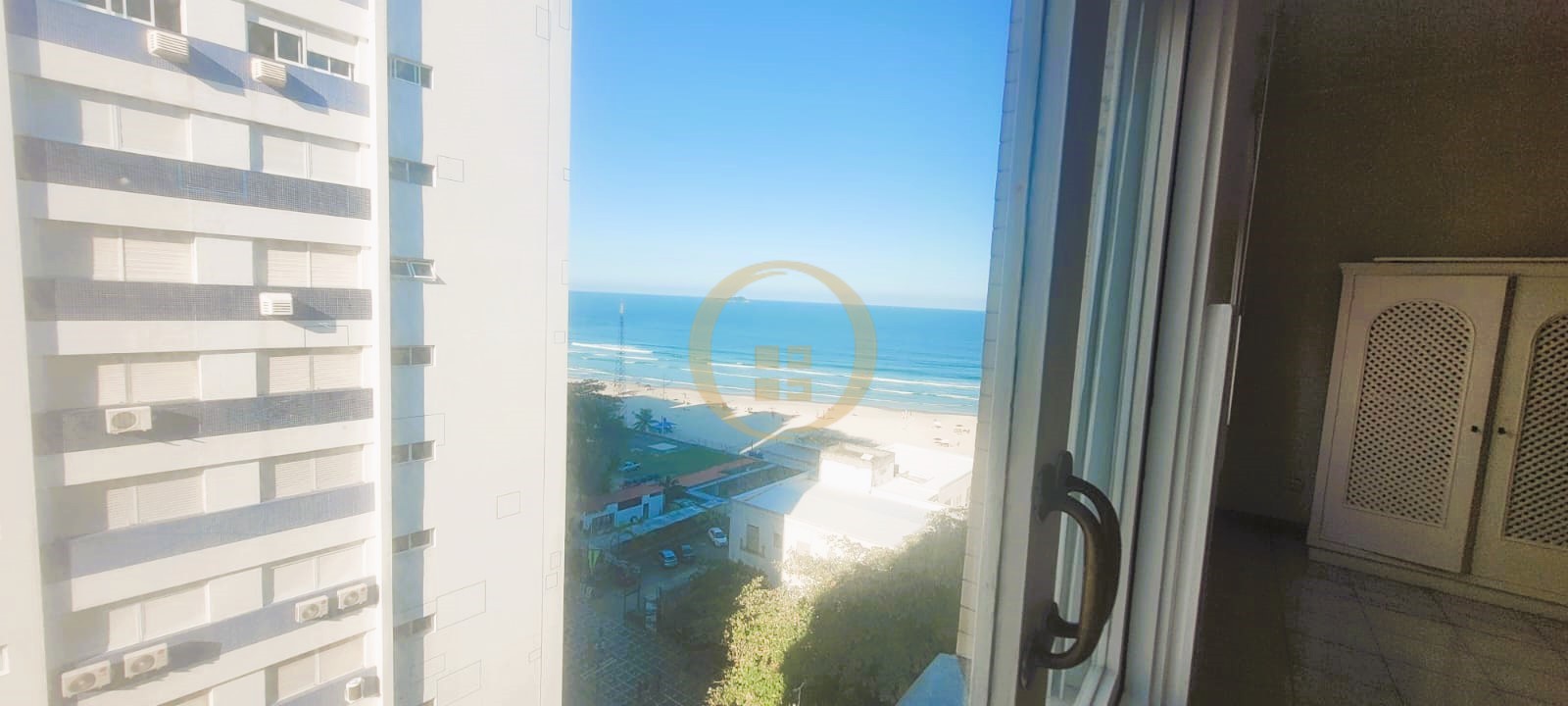 Apartamento Frente ao Mar nas Pitangueiras, Guarujá - SP
