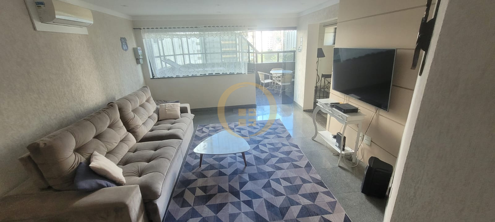 Duplex à Venda na Praia das Pitangueiras - Guarujá