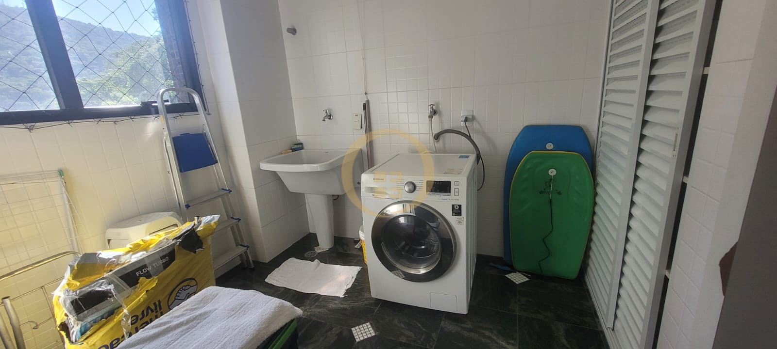 Duplex à Venda na Praia das Pitangueiras - Guarujá