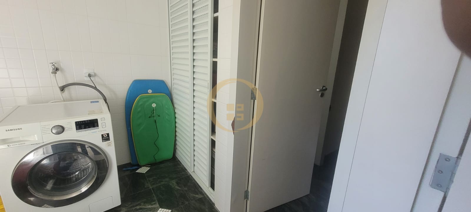 Duplex à Venda na Praia das Pitangueiras - Guarujá