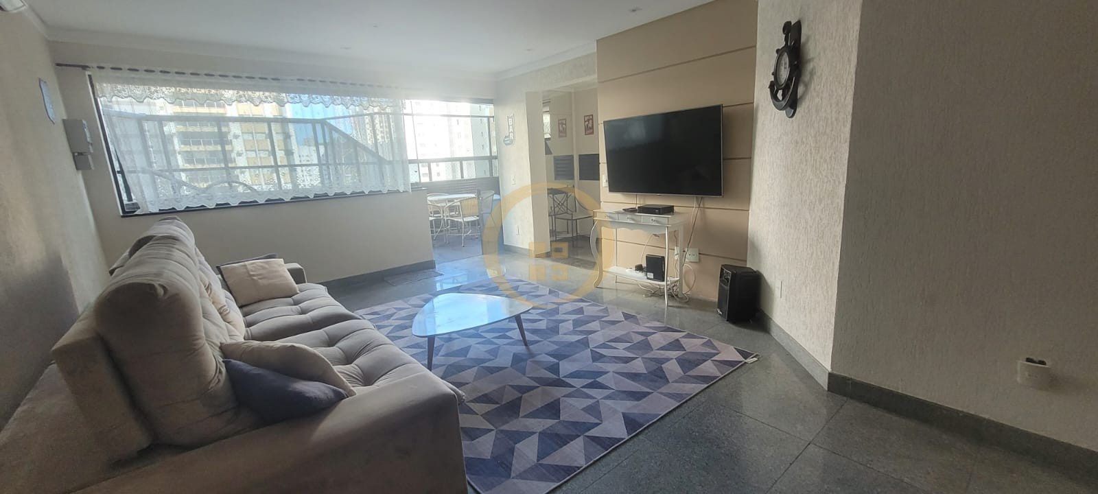Duplex à Venda na Praia das Pitangueiras - Guarujá