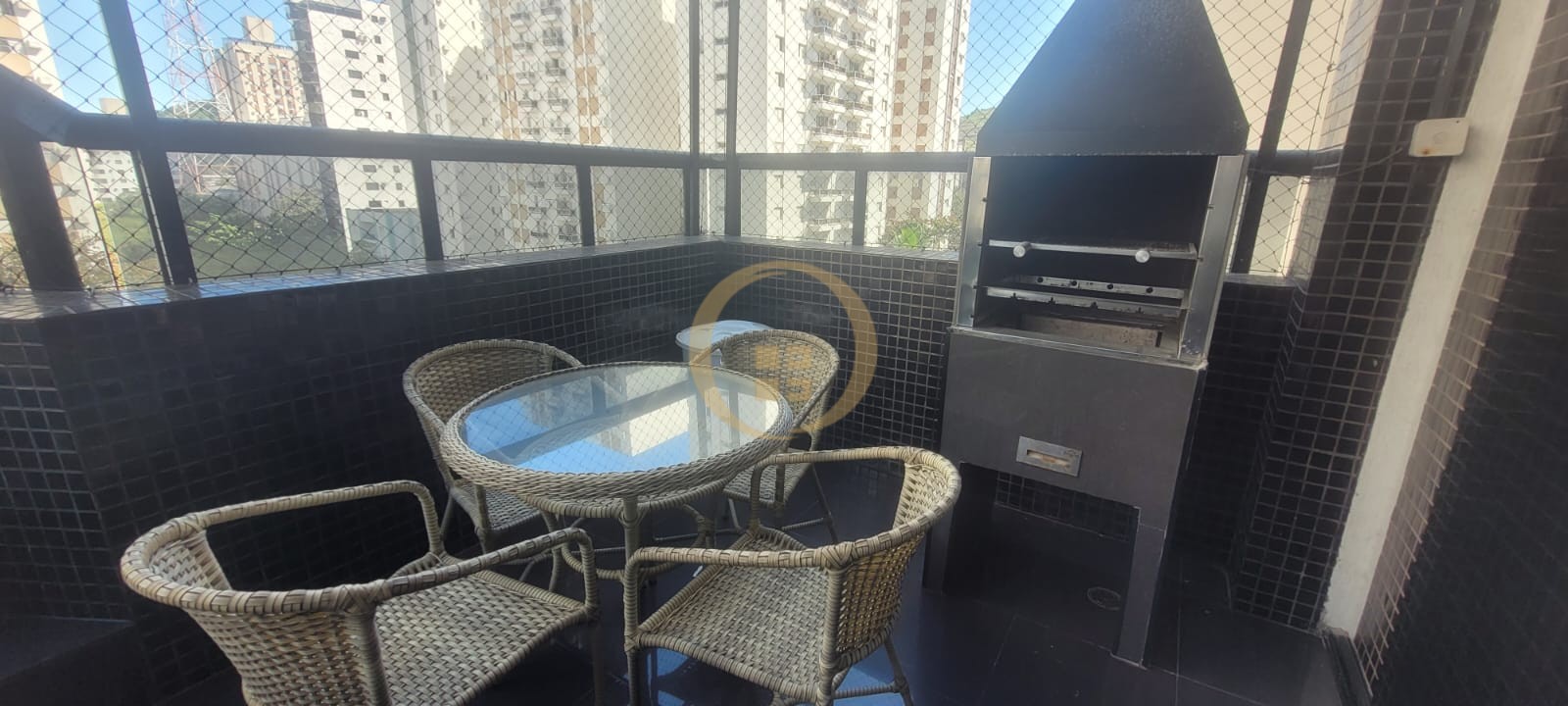 Duplex à Venda na Praia das Pitangueiras - Guarujá