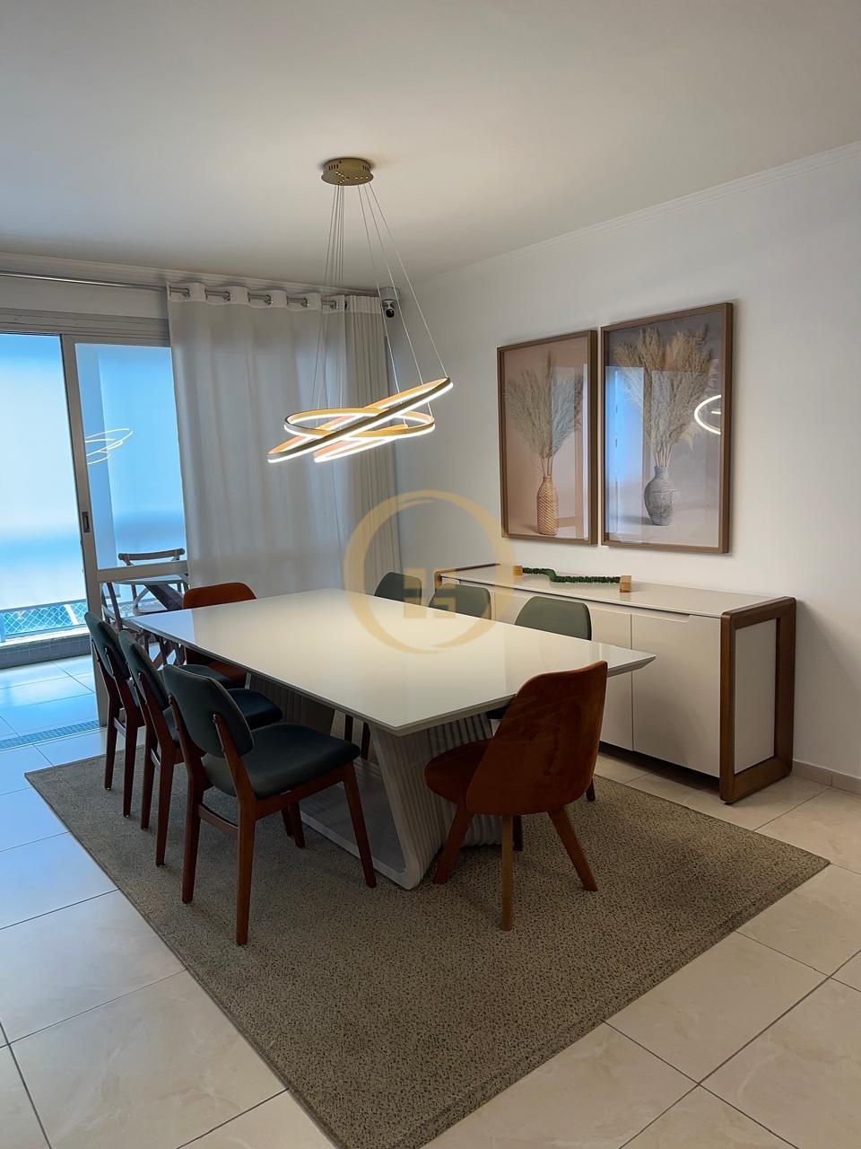 Apartamento na Praia das Pitangueiras, Guarujá - SP
