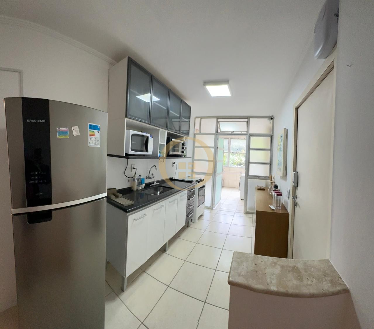 Apartamento na Praia das Pitangueiras, Guarujá - SP