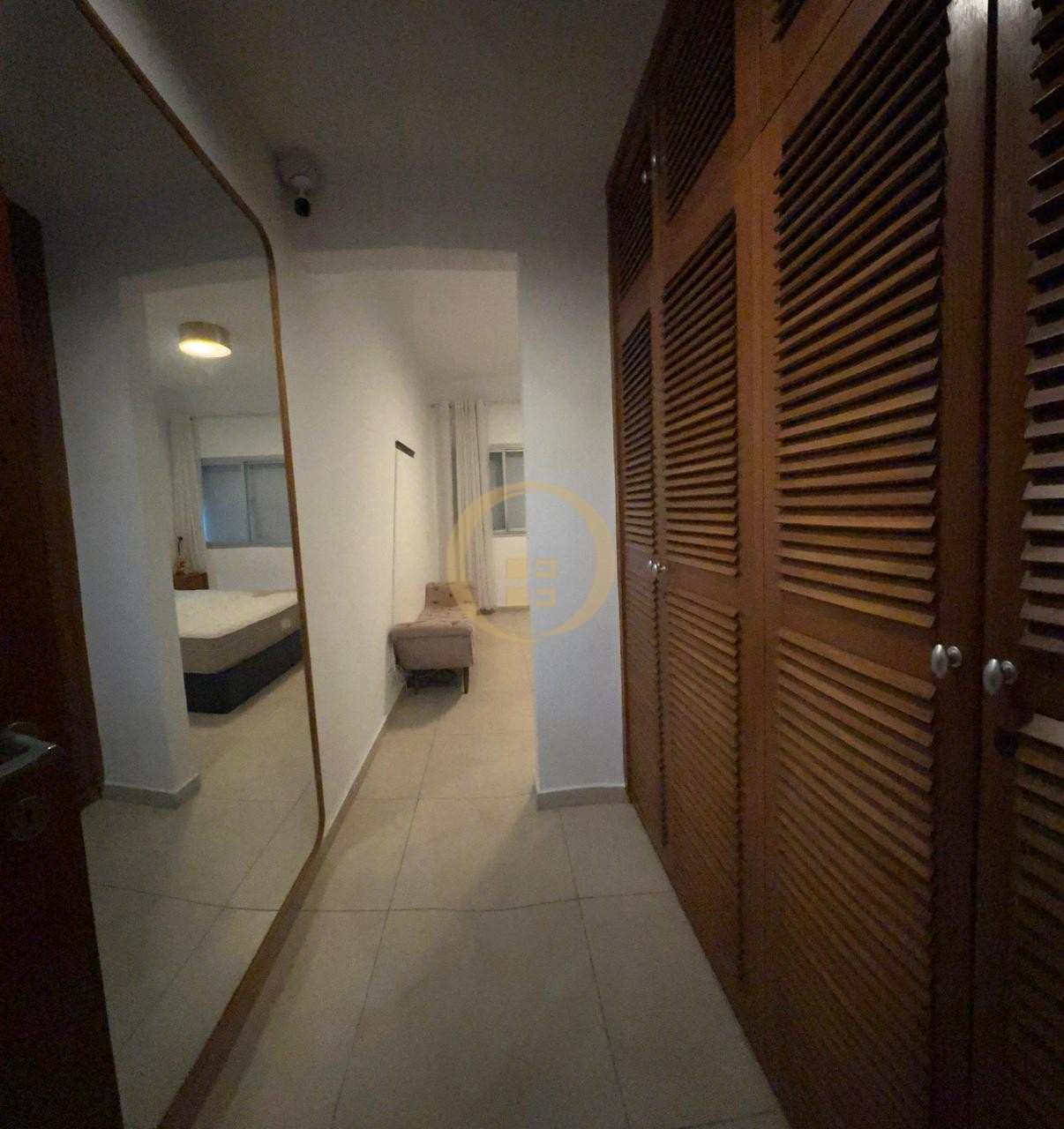 Apartamento na Praia das Pitangueiras, Guarujá - SP
