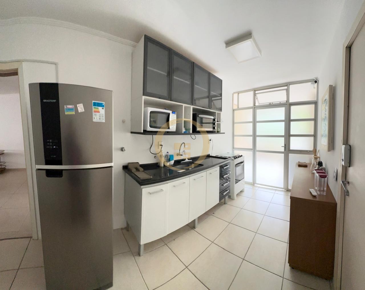 Apartamento na Praia das Pitangueiras, Guarujá - SP