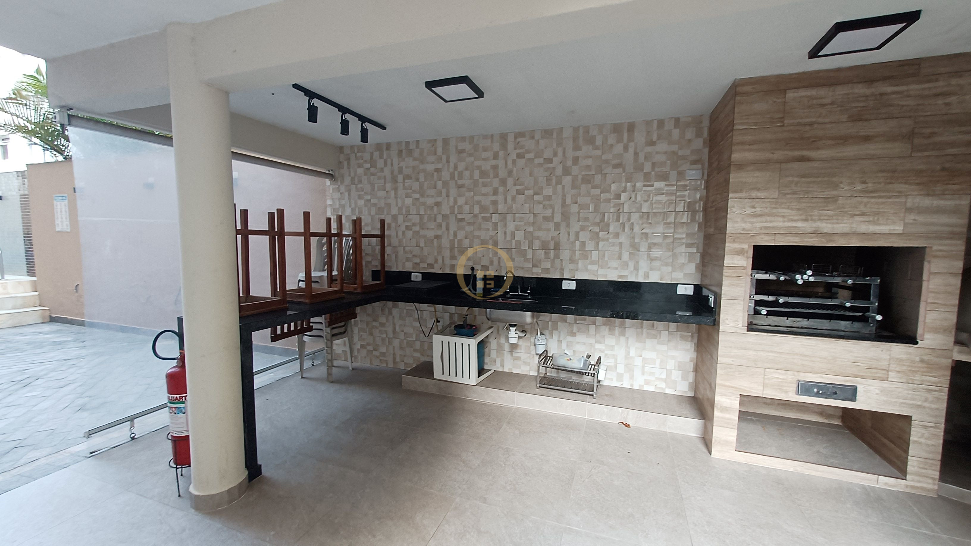 Apartamento na Praia da Enseada, Guarujá - SP