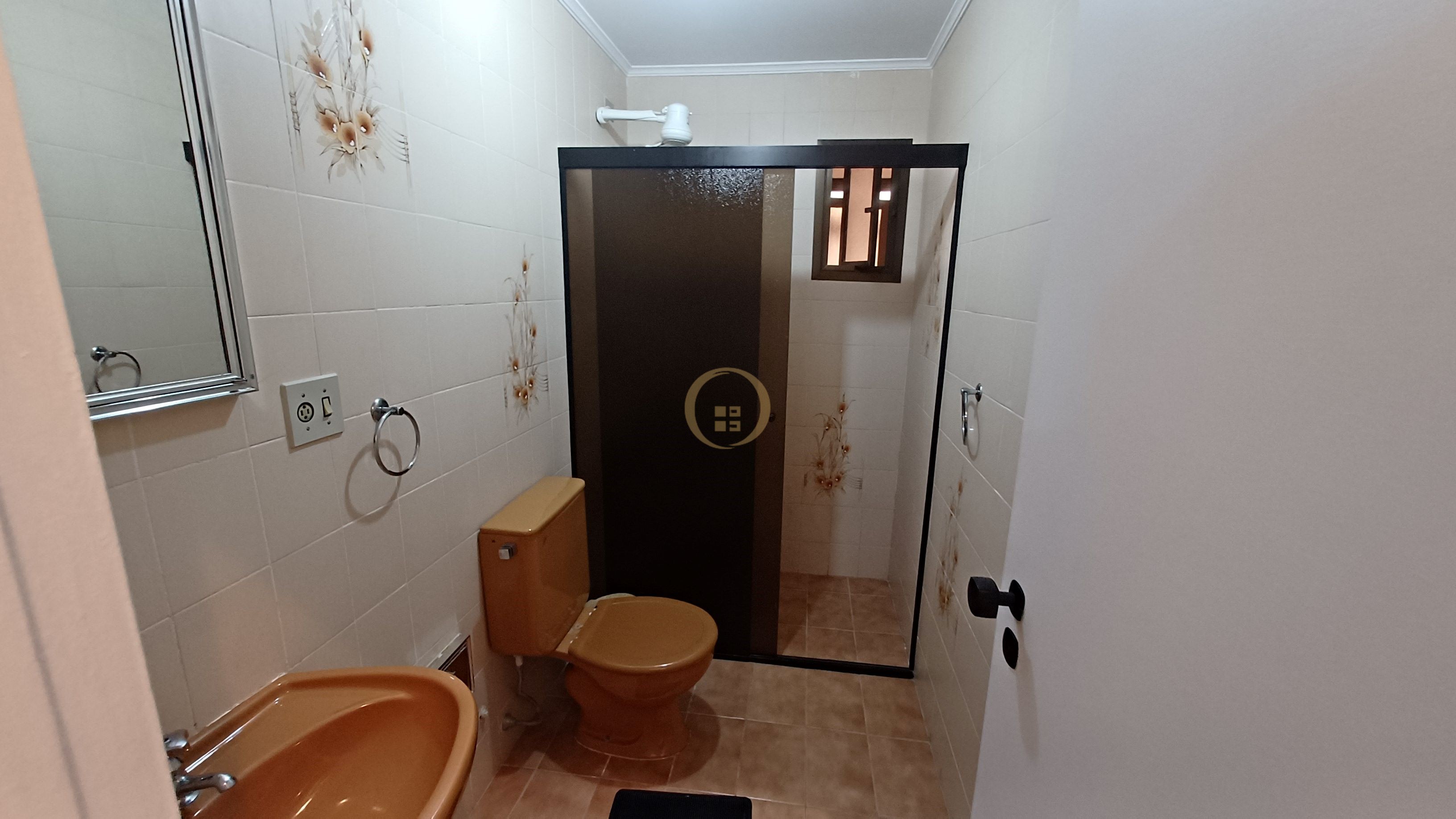 Apartamento na Praia da Enseada, Guarujá - SP